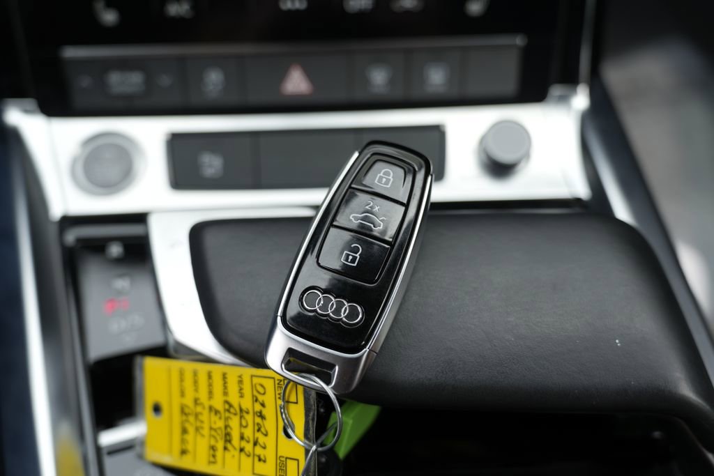 Used 2022 Audi e-tron Premium w/ Convenience Plus Package AWD/4WD image 69