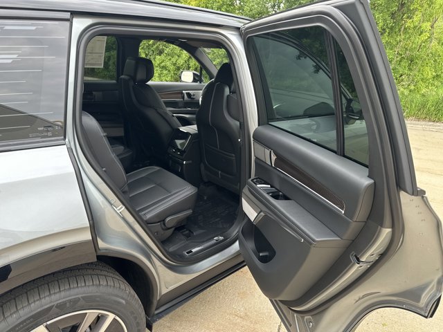 New 2026 Cadillac Vistiq Sport w/ LPO, Floor Liner Package image 28