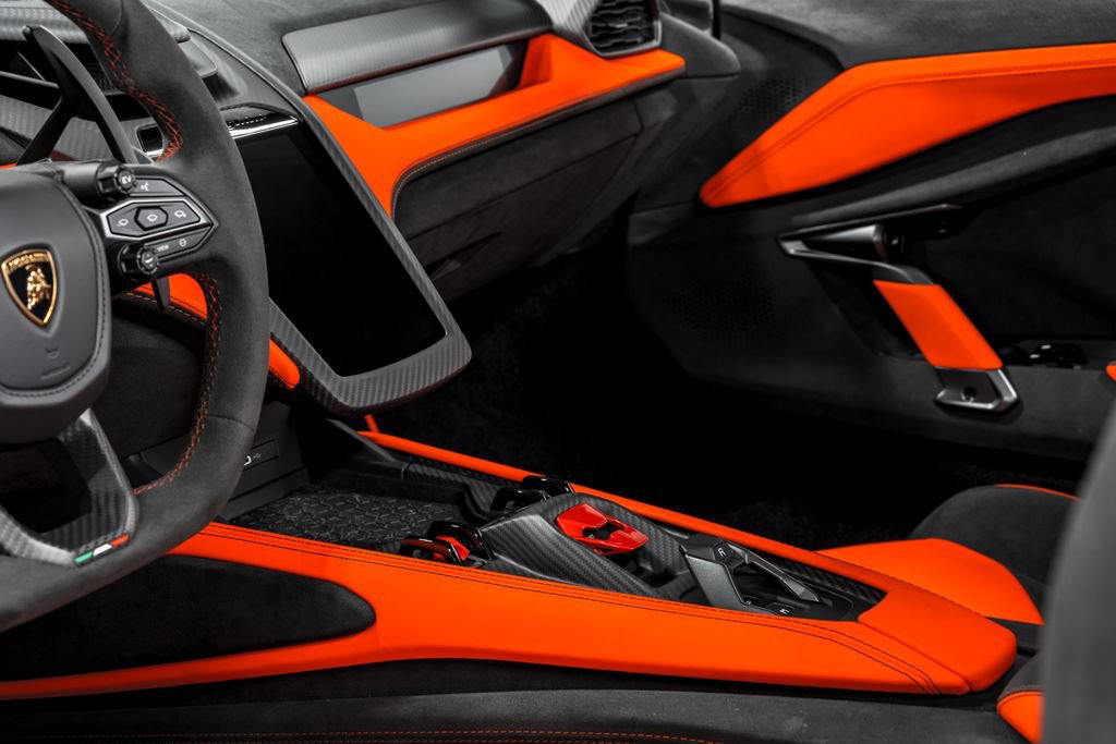 Used 2024 Lamborghini Revuelto AWD/4WD image 21