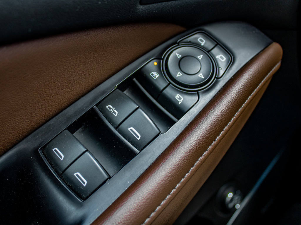 Used 2018 Buick Enclave Avenir w/ Avenir Technology Package AWD/4WD image 41