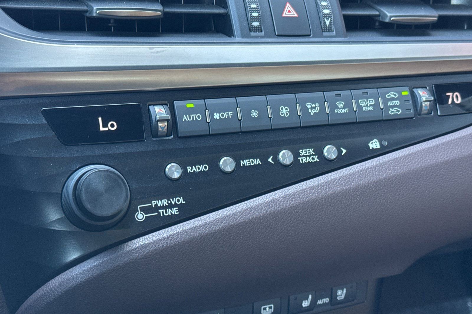 Used 2019 Lexus ES 300h w/ Accessory Package 2 image 22