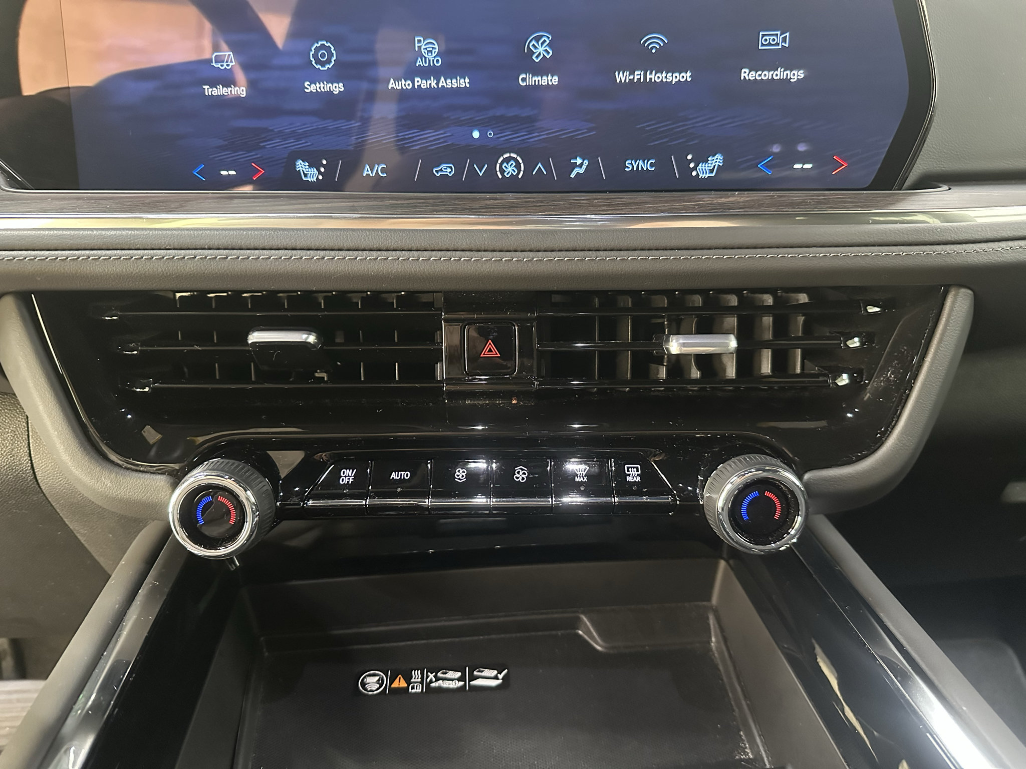 Used 2025 Chevrolet Tahoe LT AWD/4WD image 33
