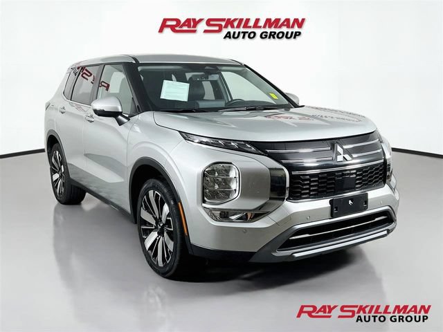 Used 2025 Mitsubishi Outlander SE