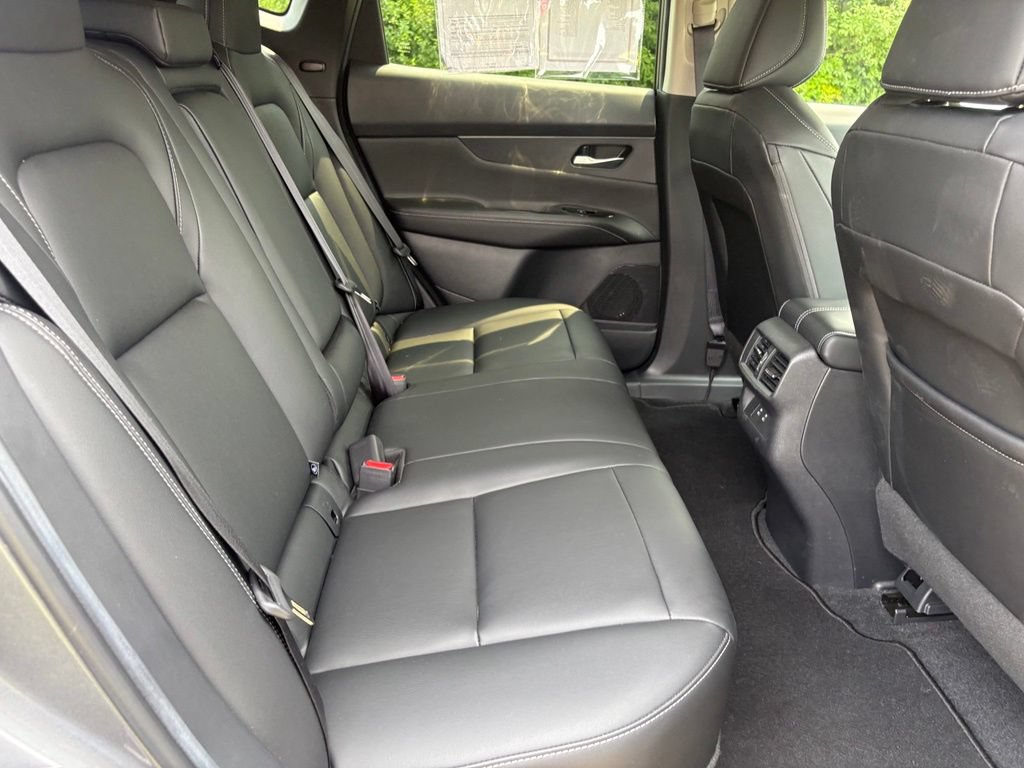 Used 2025 Nissan Murano SV AWD/4WD image 35