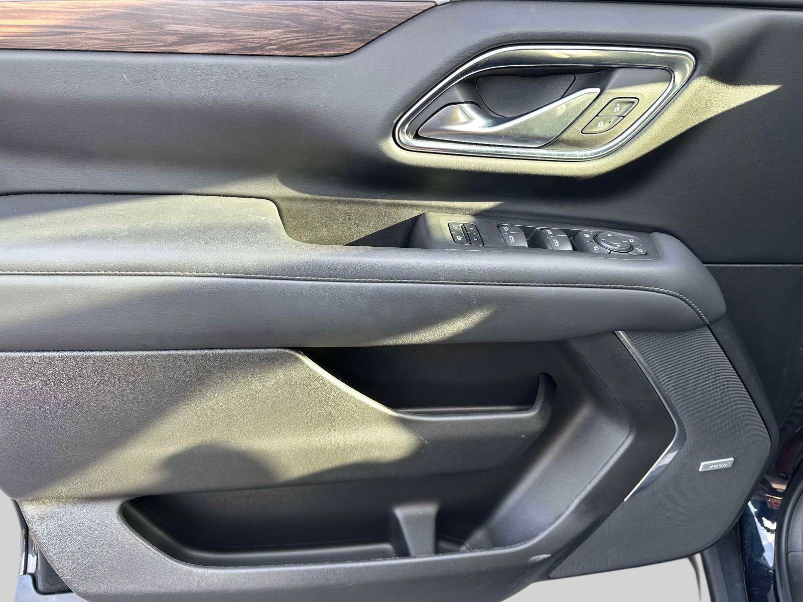 Used 2022 Chevrolet Tahoe Z71 w/ Luxury Package image 17