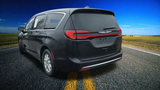 Certified 2024 Chrysler Pacifica Touring-L video 2