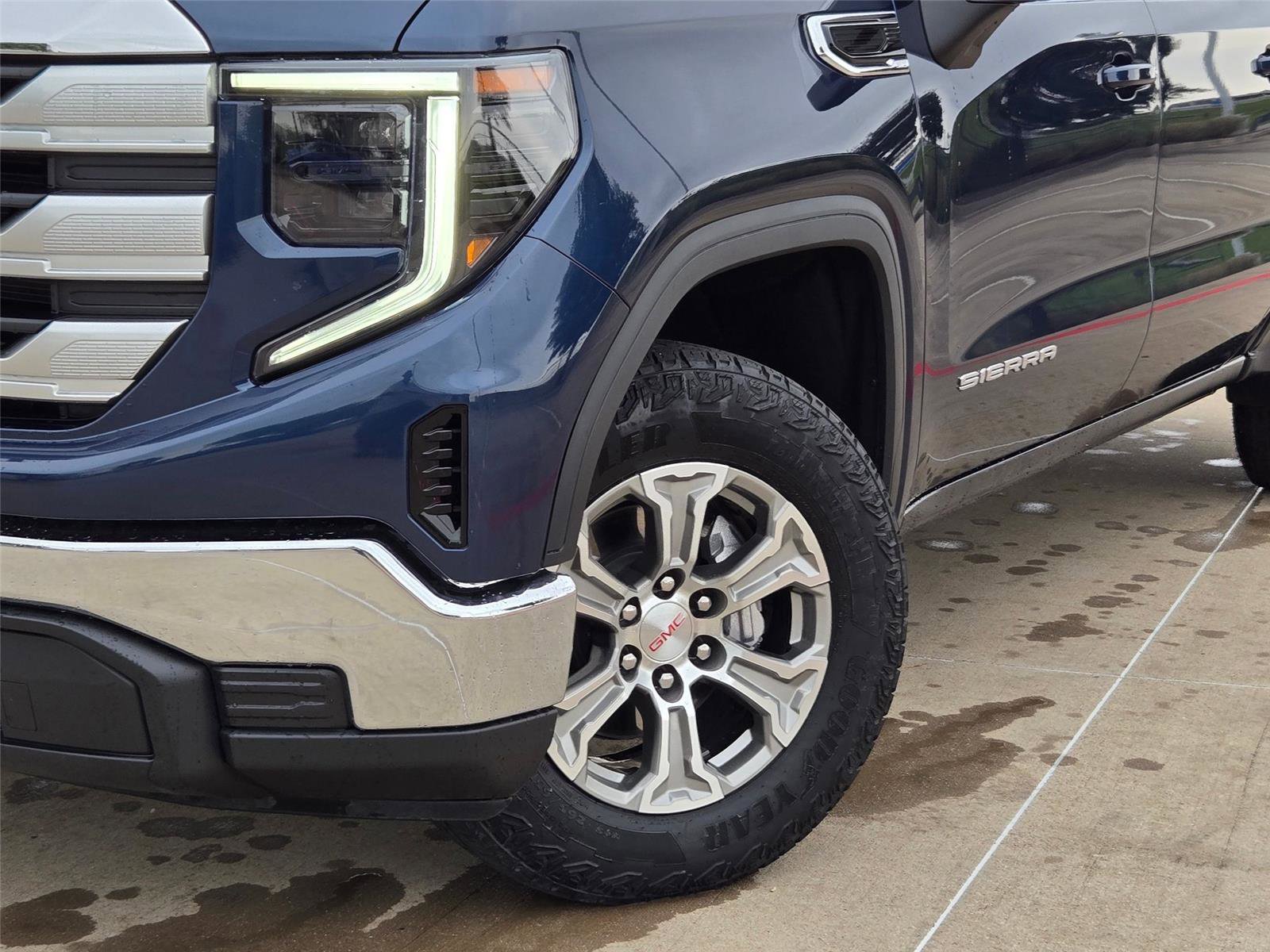 Used 2023 GMC Sierra 1500 SLE AWD/4WD image 7
