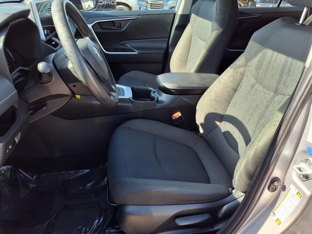 Used 2024 Toyota RAV4 LE image 24