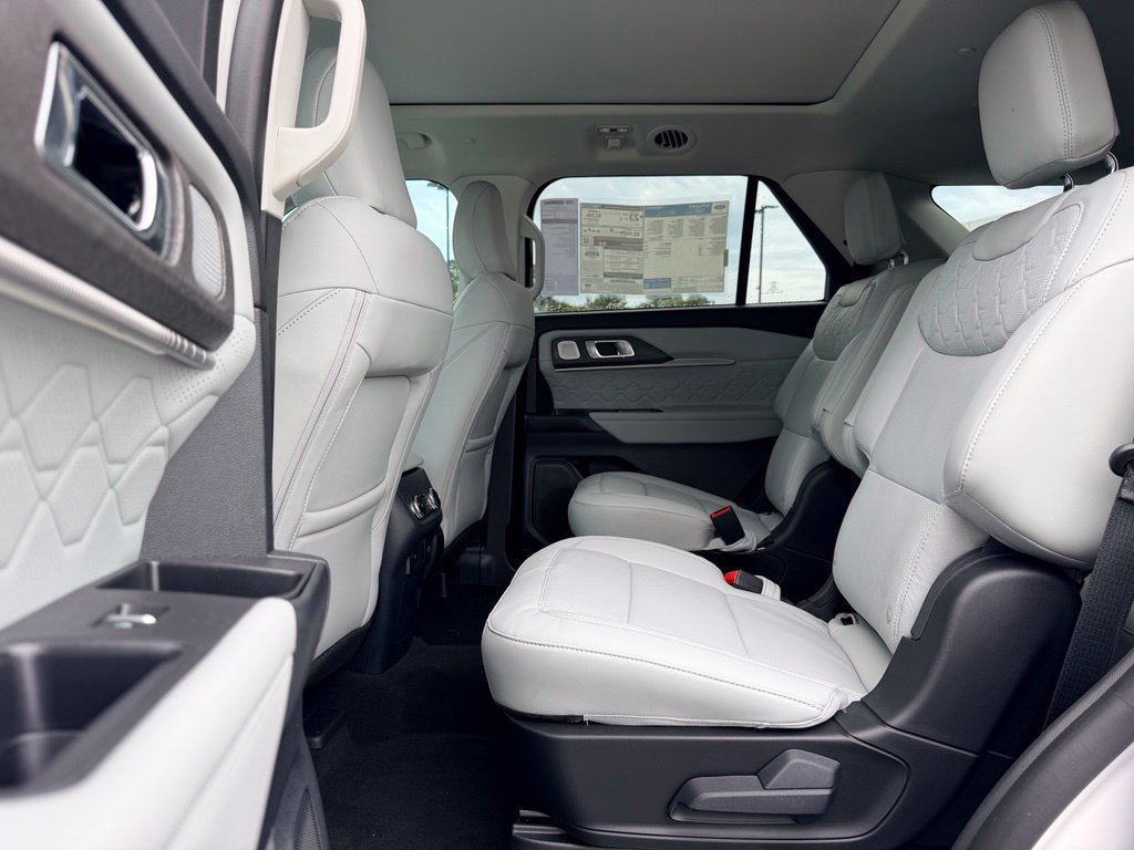 New 2026 Ford Explorer Platinum w/ LUX Leather Package AWD/4WD image 15