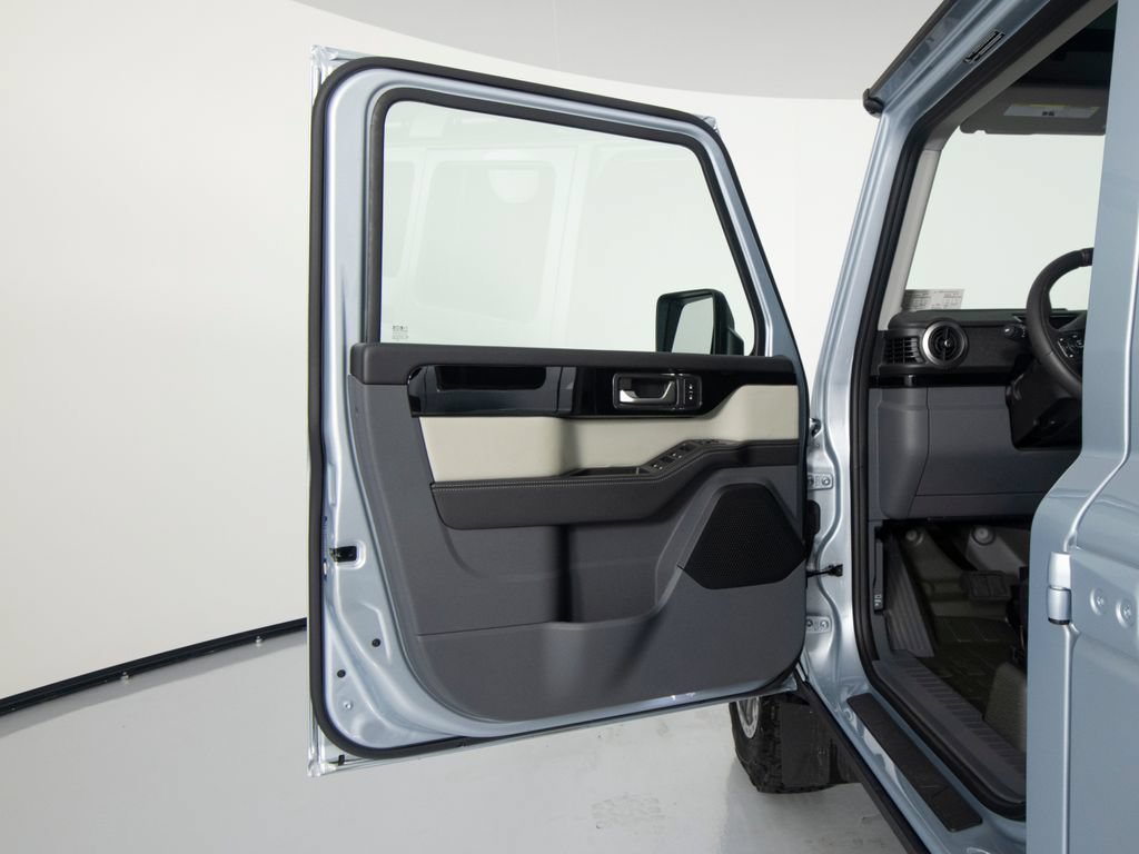 Used 2025 INEOS Grenadier AWD/4WD image 9