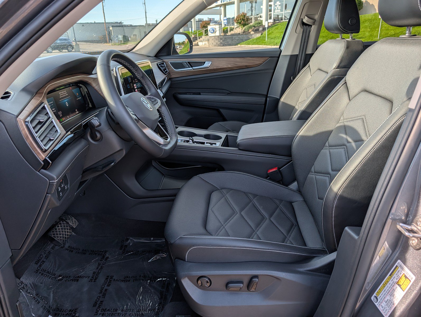 Used 2025 Volkswagen Atlas SE AWD/4WD image 12