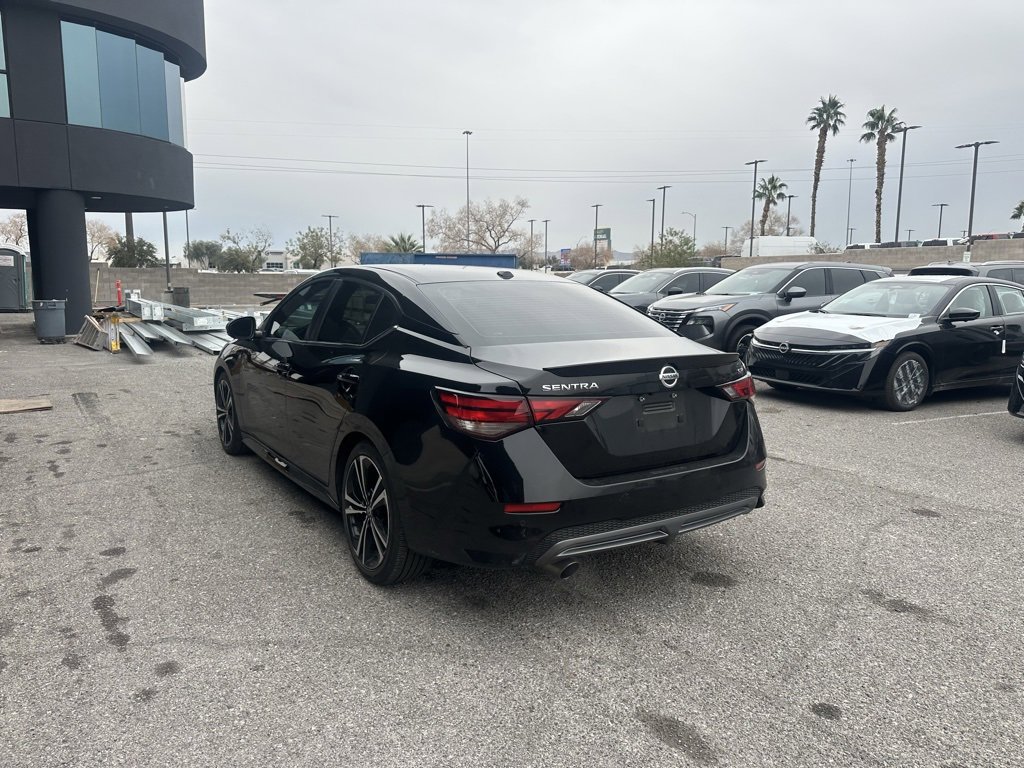 Used 2022 Nissan Sentra SR w/ SR Premium Package image 9