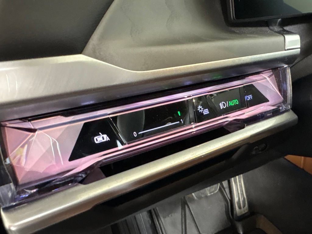 Used 2026 BMW 740i xDrive w/ Executive Package AWD/4WD image 27