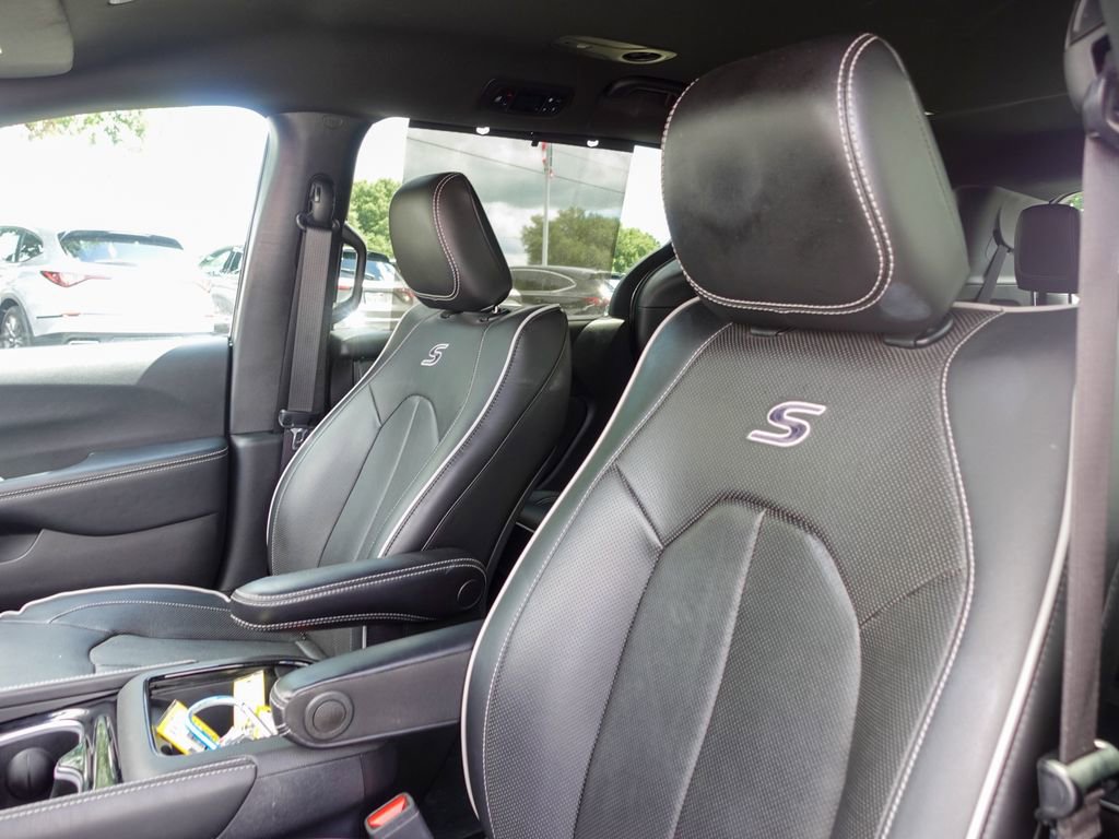 Used 2021 Chrysler Pacifica Limited w/ Premium & Safety Sphere Group image 20