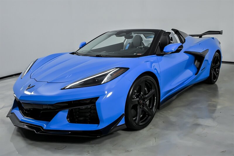 Used 2024 Chevrolet Corvette Z06 w/ Z07 Performance Package RWD image 6