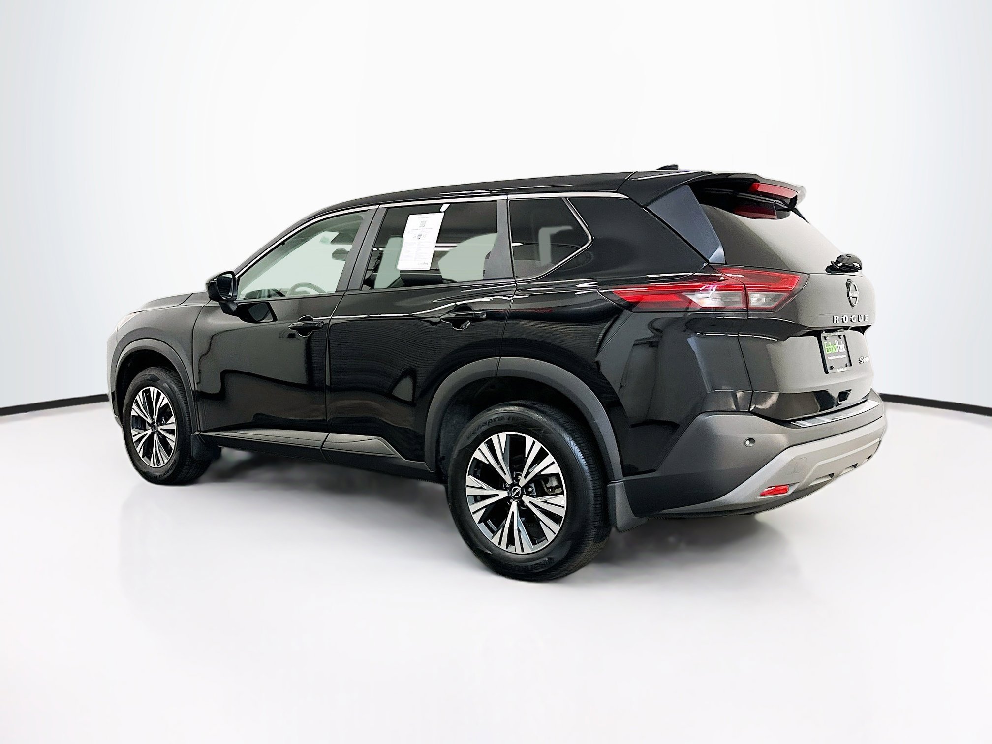 Used 2023 Nissan Rogue SV AWD/4WD image 5