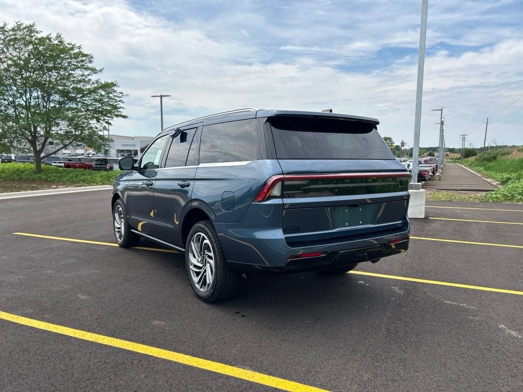New 2027 Lincoln Navigator Reserve AWD/4WD image 8