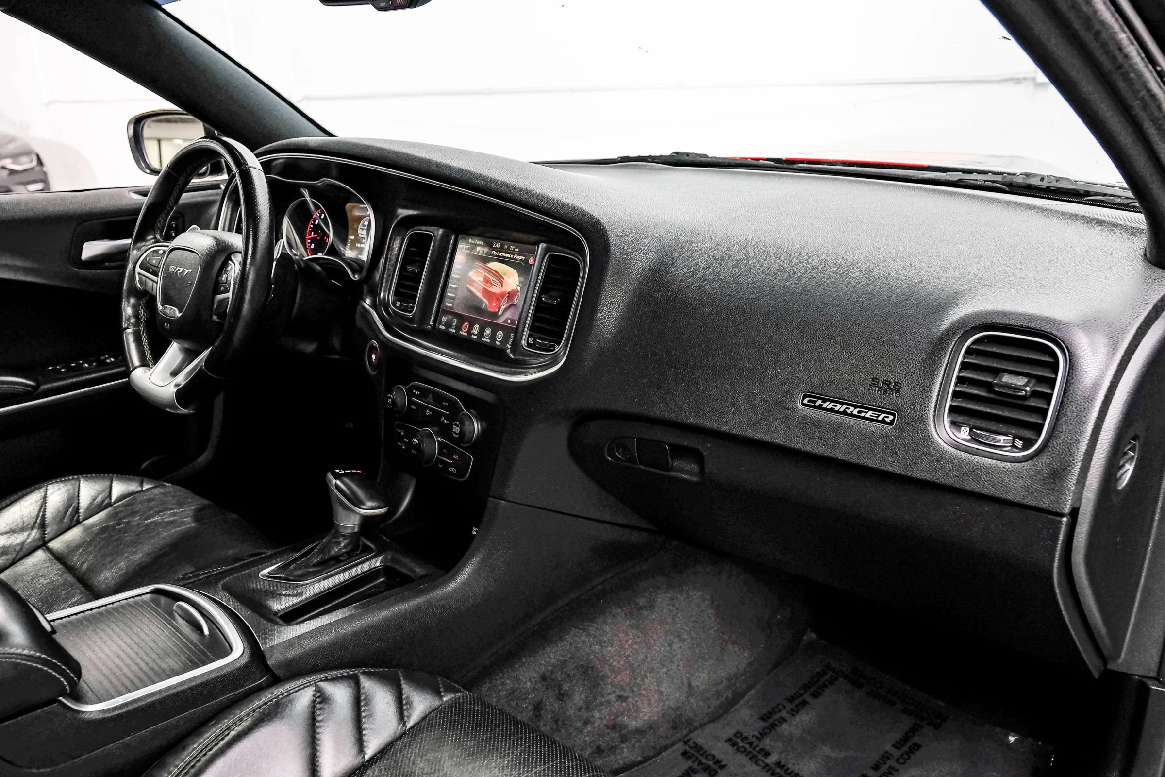 Used 2016 Dodge Charger SRT w/ Harman/Kardon Audio Group RWD image 17