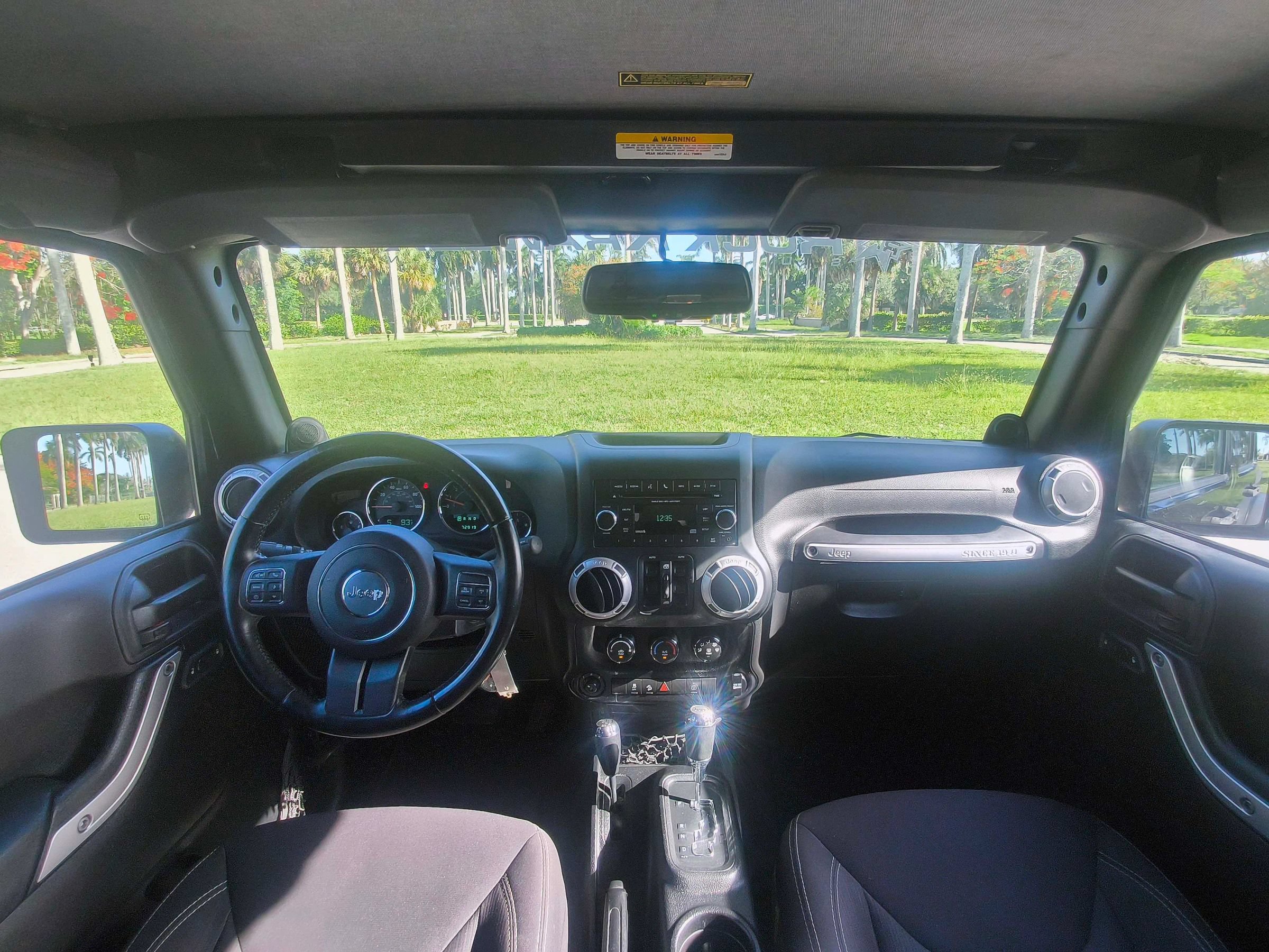 Used 2014 Jeep Wrangler Unlimited Rubicon w/ Connectivity Group AWD/4WD image 22
