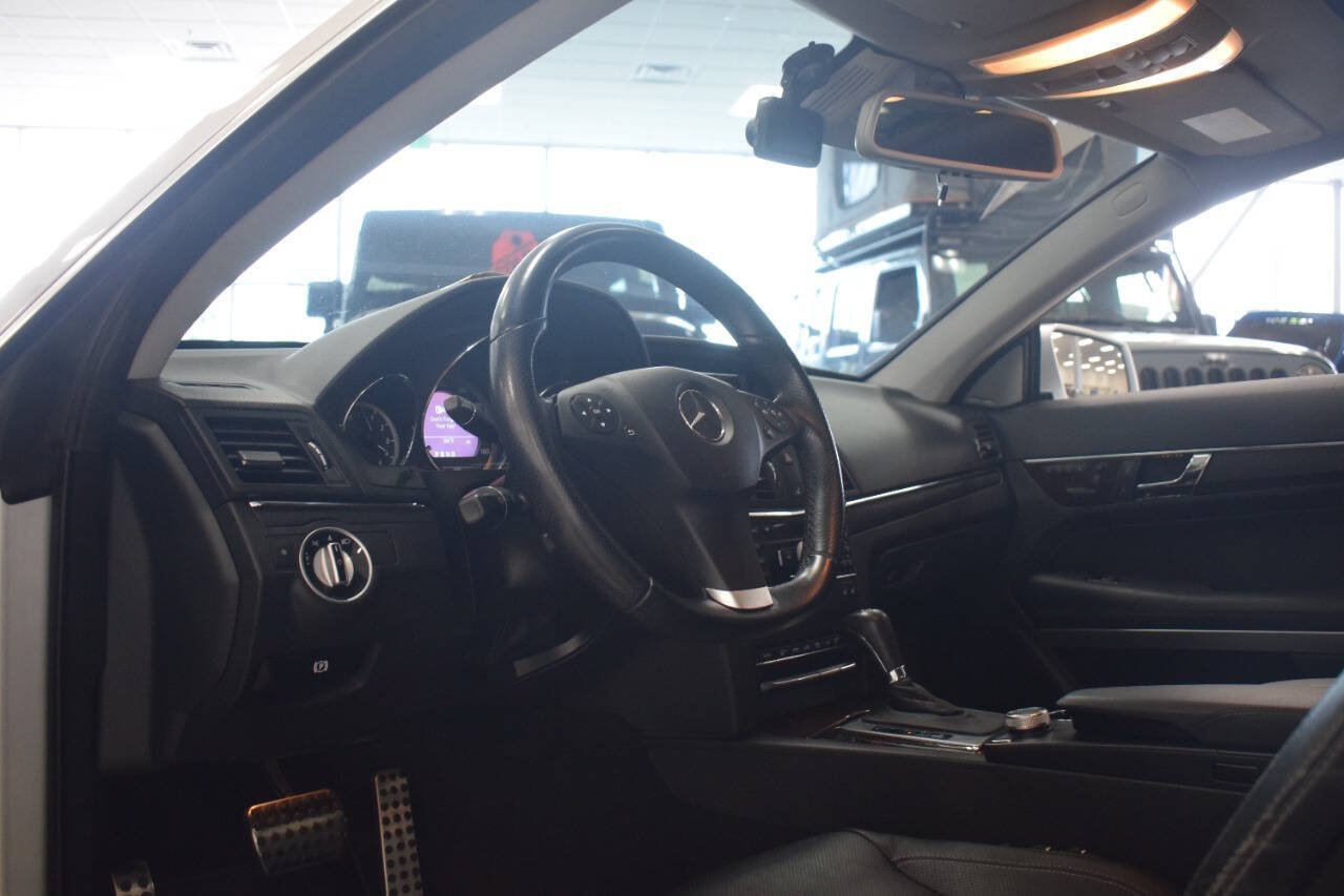 Used 2011 Mercedes-Benz E 550 Coupe image 31