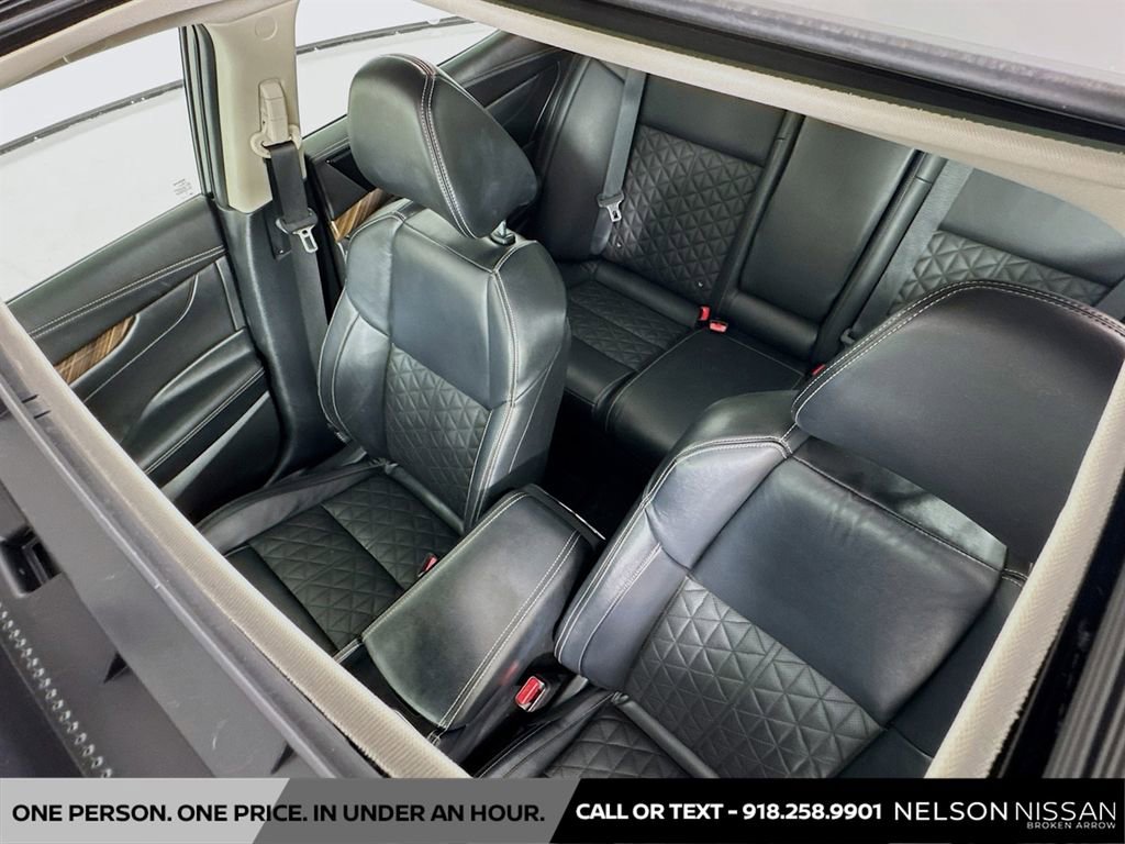 Used 2017 Nissan Maxima Platinum FWD image 23