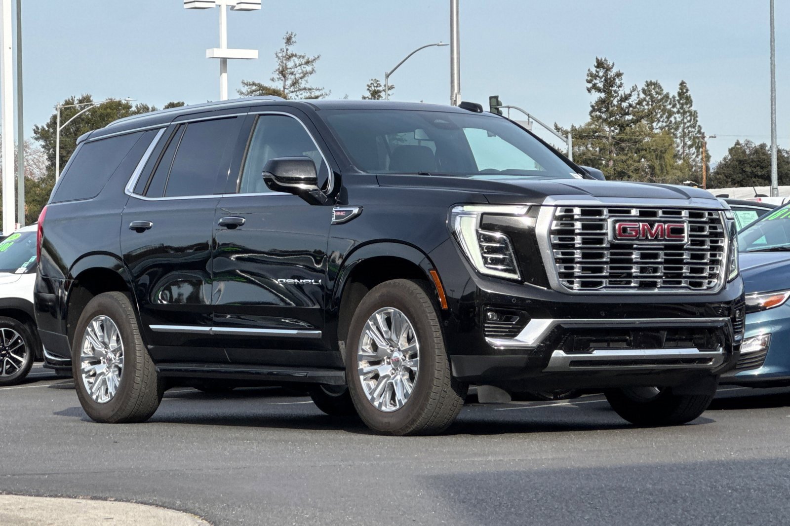 Used 2025 GMC Yukon Denali image 2