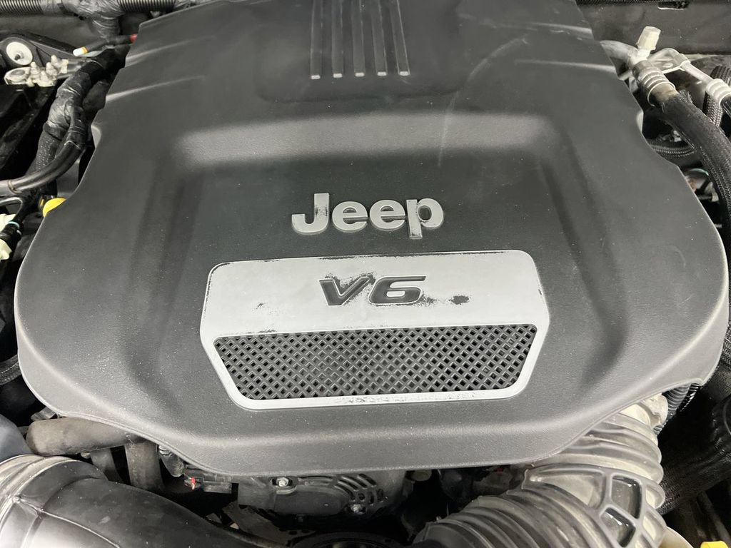 Used 2017 Jeep Wrangler Unlimited Sport w/ Quick Order Package 23S AWD/4WD image 21