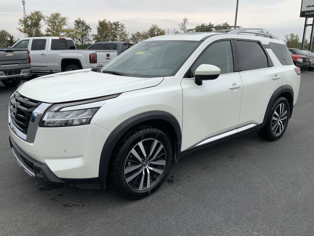 Used 2023 Nissan Pathfinder Platinum image 7