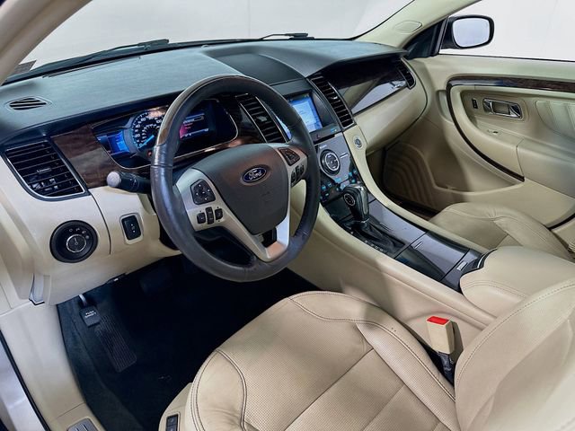Used 2018 Ford Taurus Limited image 11