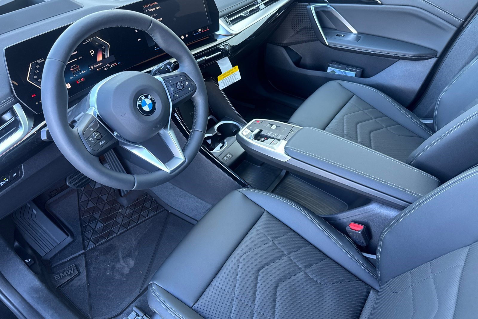 Used 2026 BMW X1 xDrive28i w/ Technology Package AWD/4WD image 4