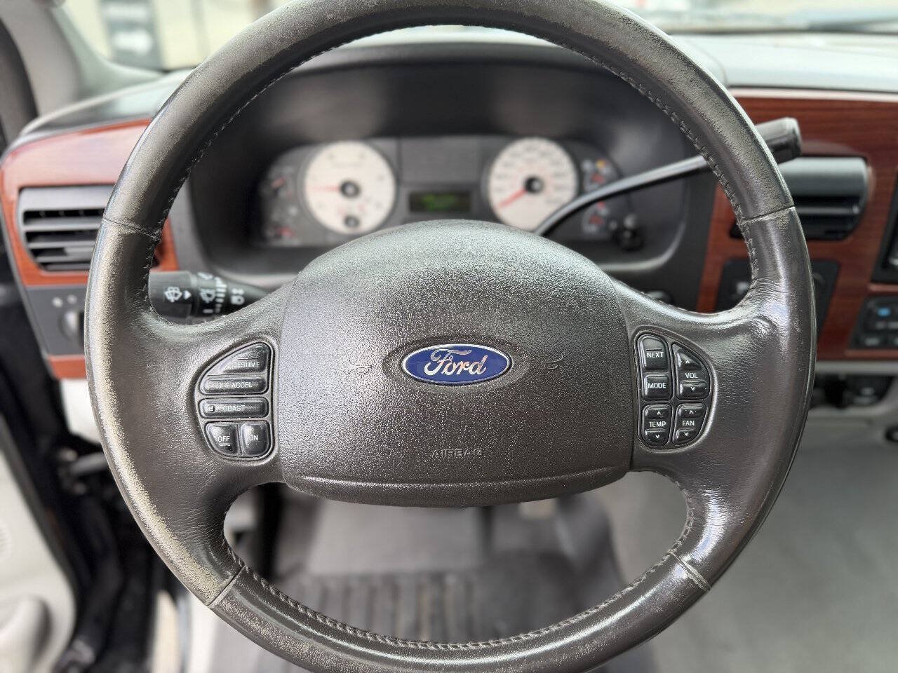 Used 2006 Ford F350 Lariat AWD/4WD image 28