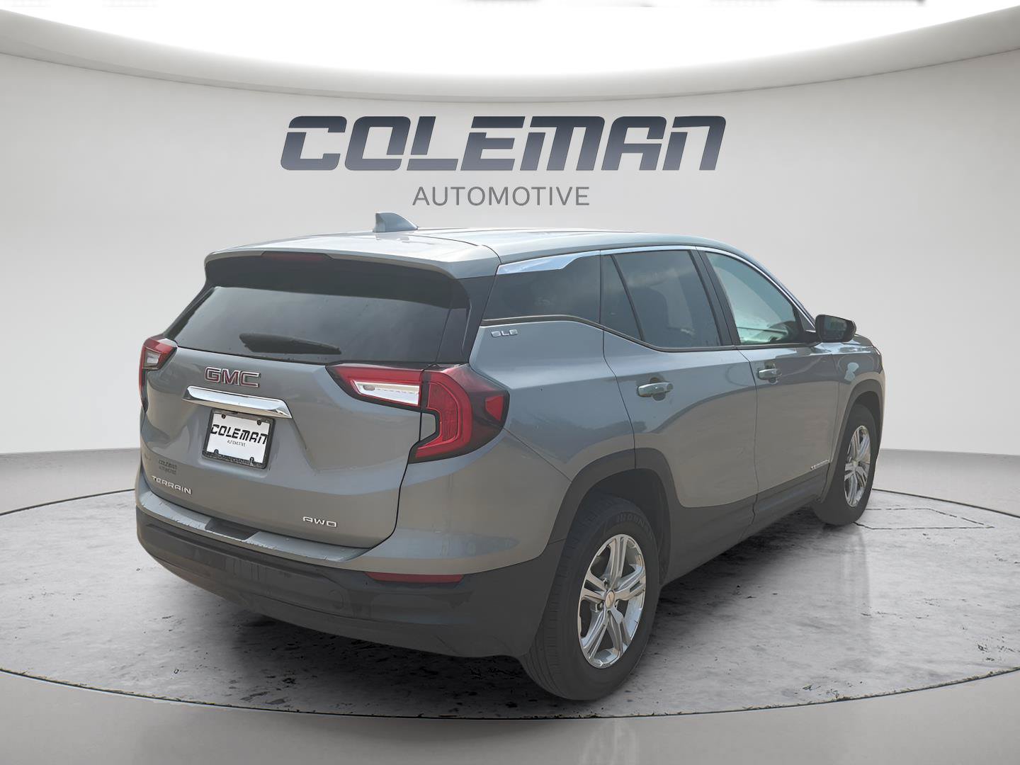 Used 2024 GMC Terrain SLE AWD/4WD image 11