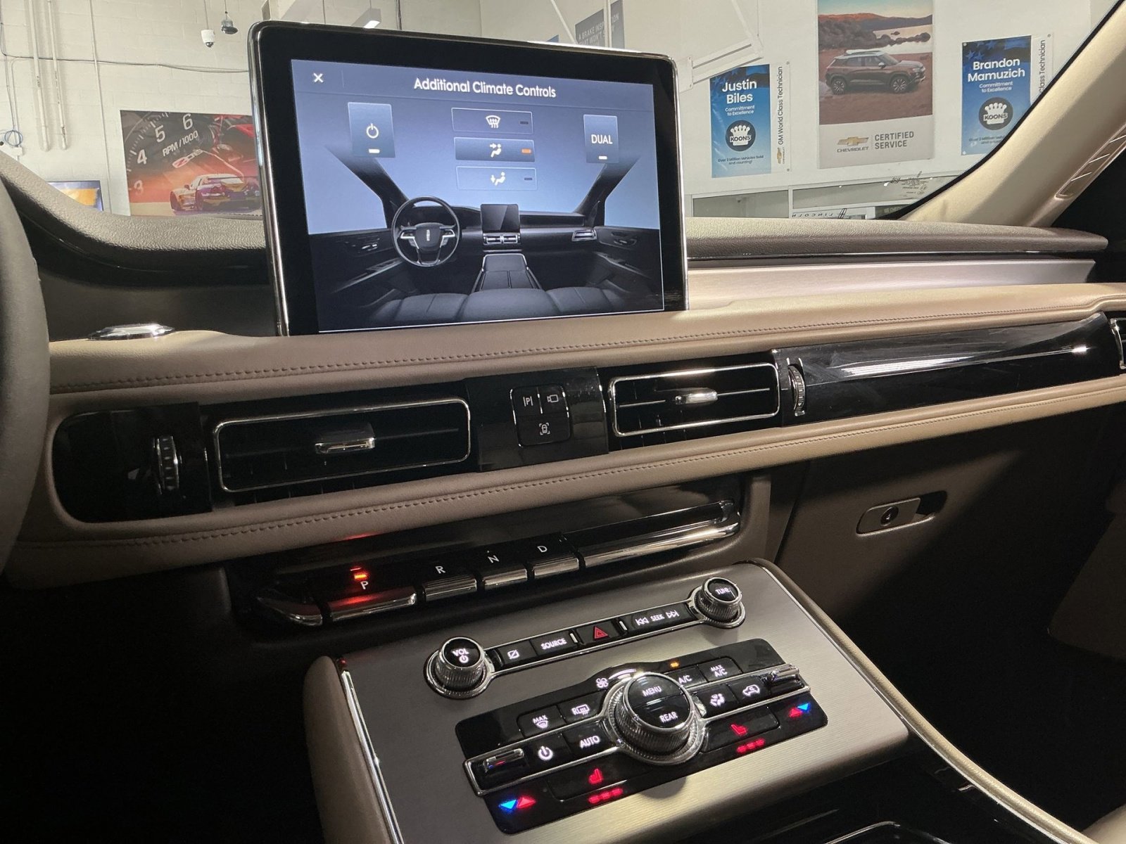 Used 2023 Lincoln Aviator AWD image 21