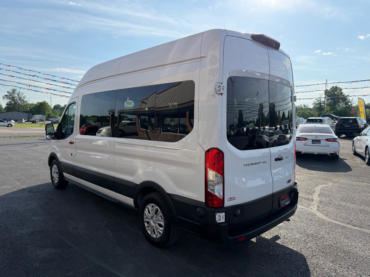 Used 2024 Ford Transit 350 XLT RWD image 8