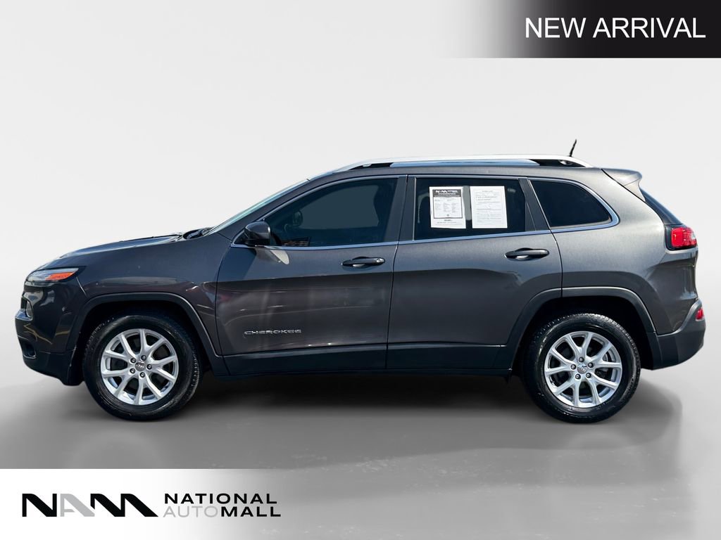 Used 2017 Jeep Cherokee Latitude image 2