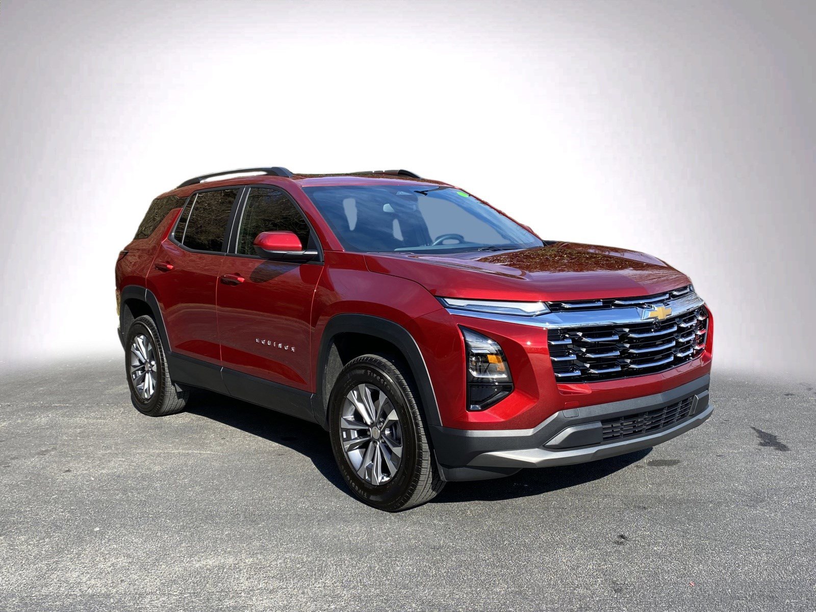 Used 2026 Chevrolet Equinox LT image 2