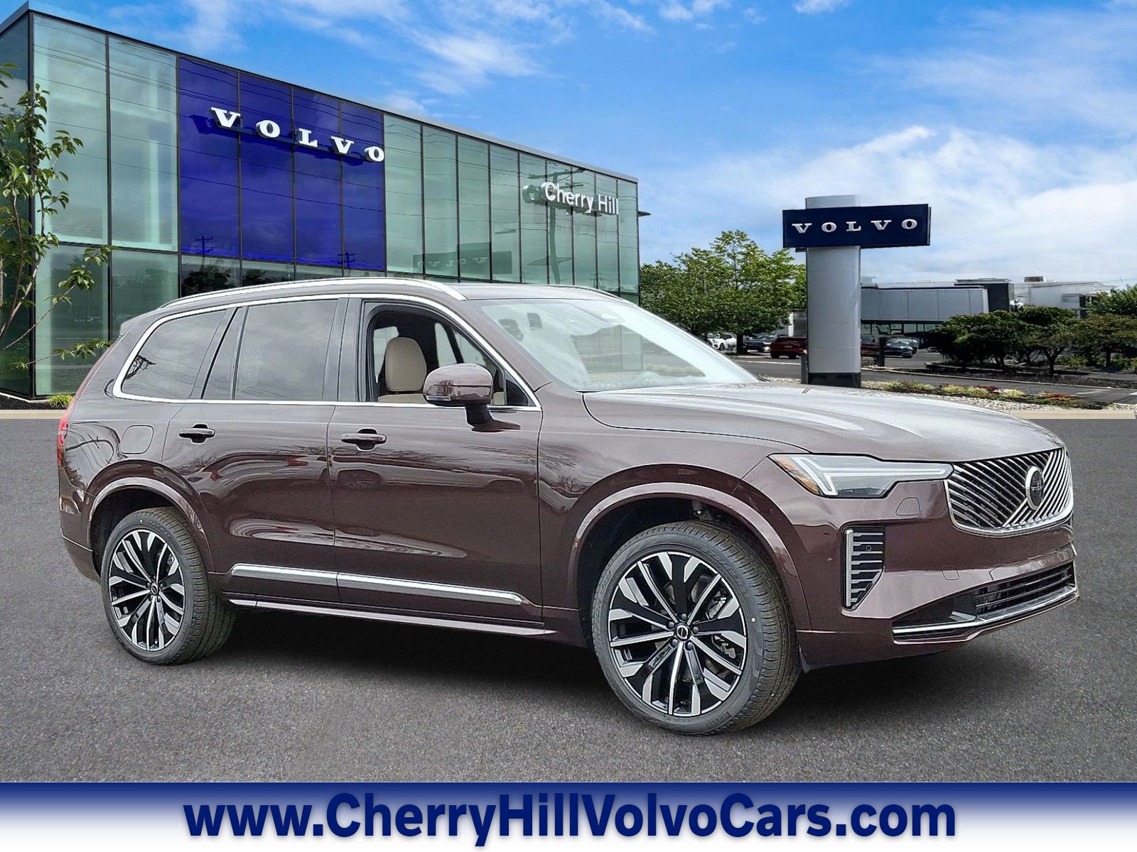 New 2025 Volvo XC90 B5 Core w/ Protection Package Premier
