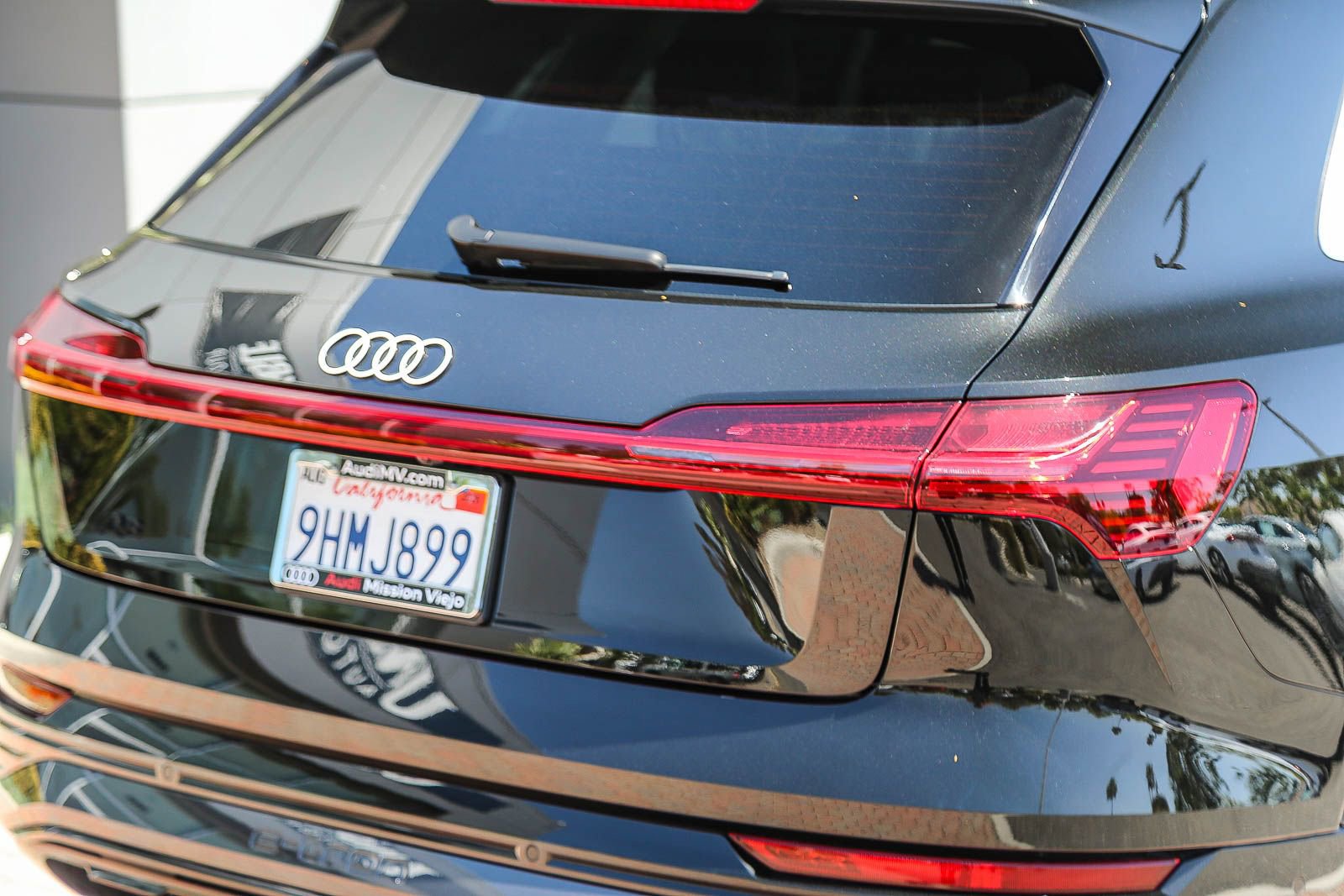 Certified 2024 Audi Q8 e-tron Premium Plus w/ Premium Plus Package AWD/4WD image 8