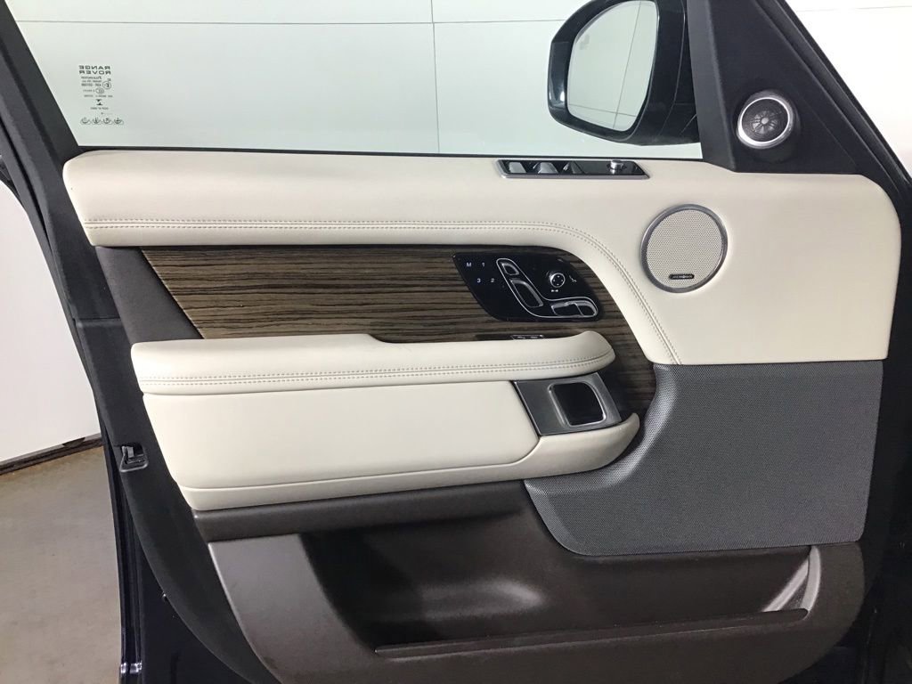 Used 2019 Land Rover Range Rover Supercharged AWD/4WD image 32