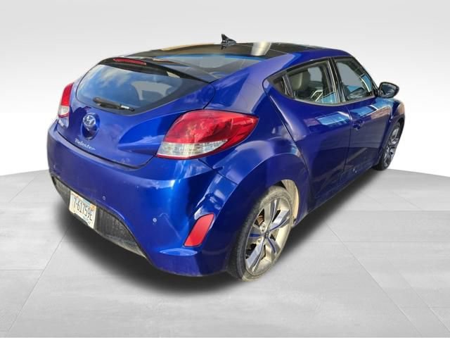 Used 2013 Hyundai Veloster w/ Style Pkg image 6
