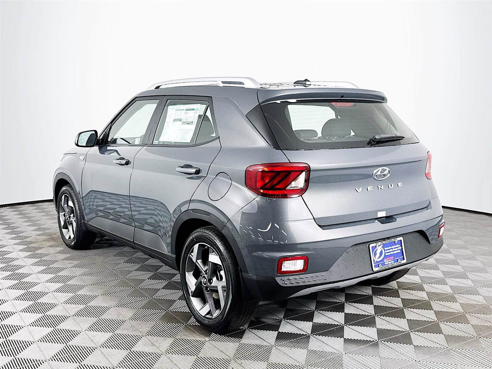 New 2025 Hyundai Venue SEL image 5