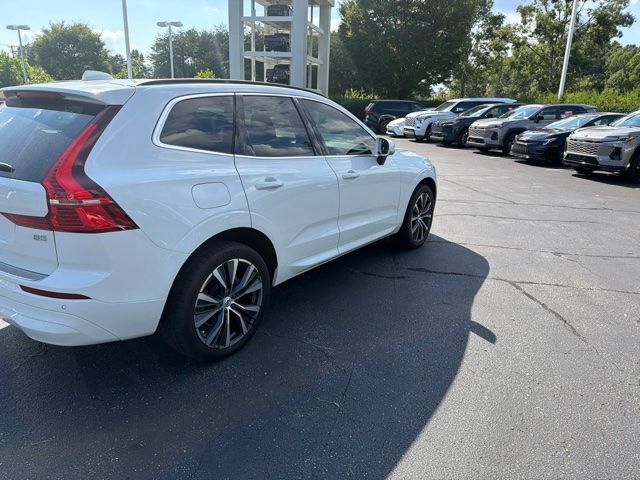 Used 2022 Volvo XC60 B5 Momentum w/ Climate Package FWD image 7