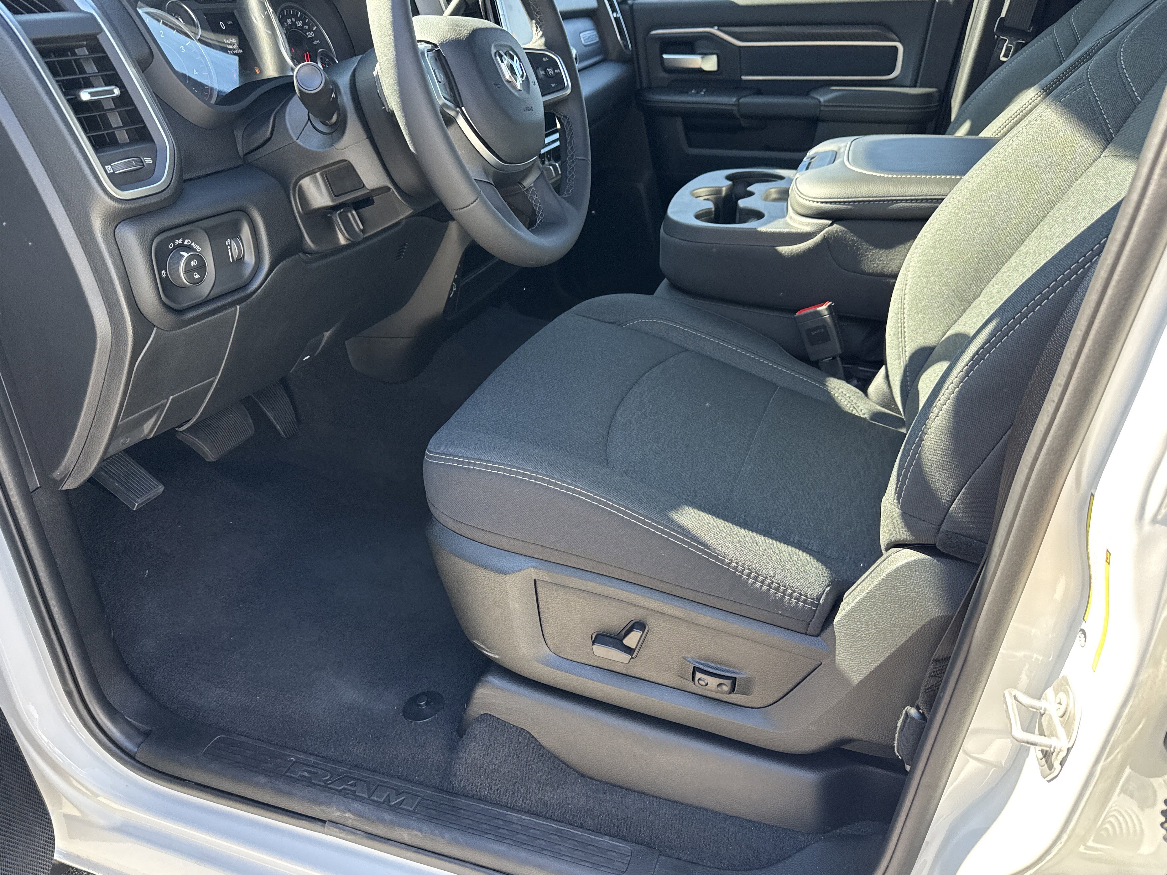 Used 2025 RAM 2500 Big Horn image 16