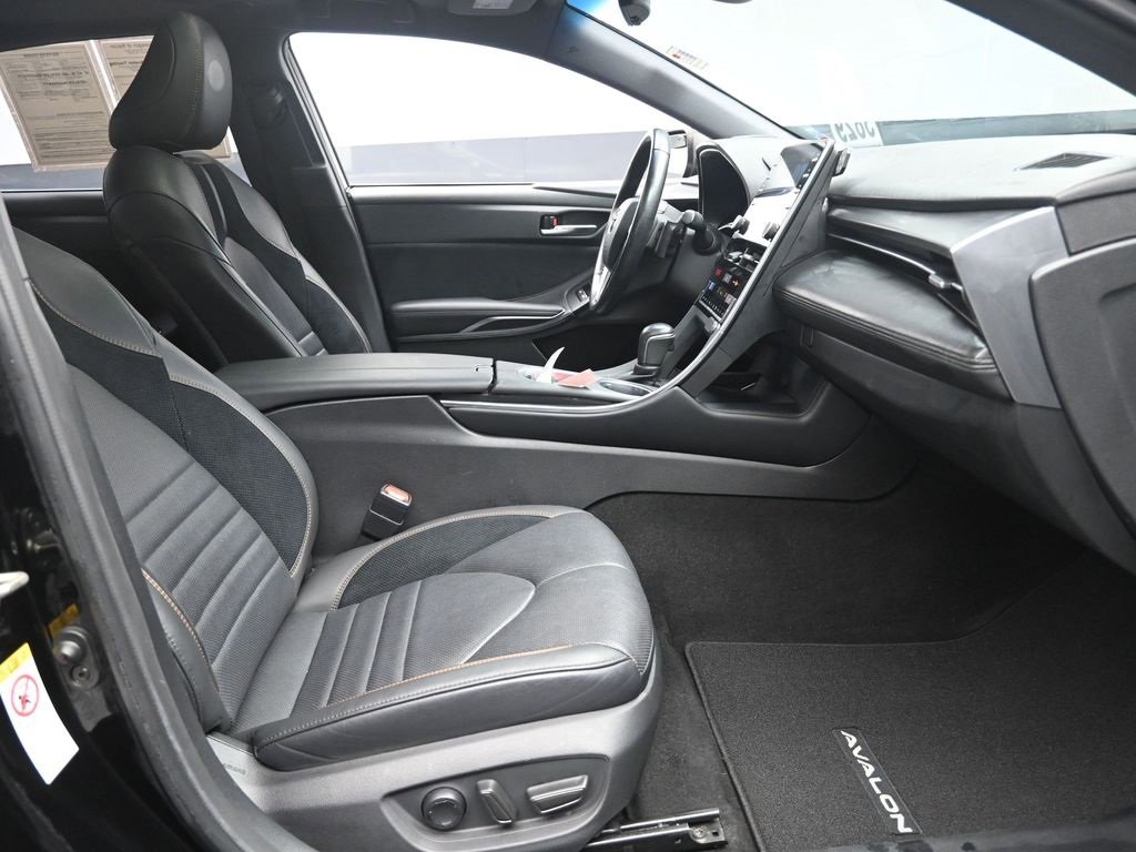 Used 2019 Toyota Avalon Touring w/ Advanced Safety Package image 26