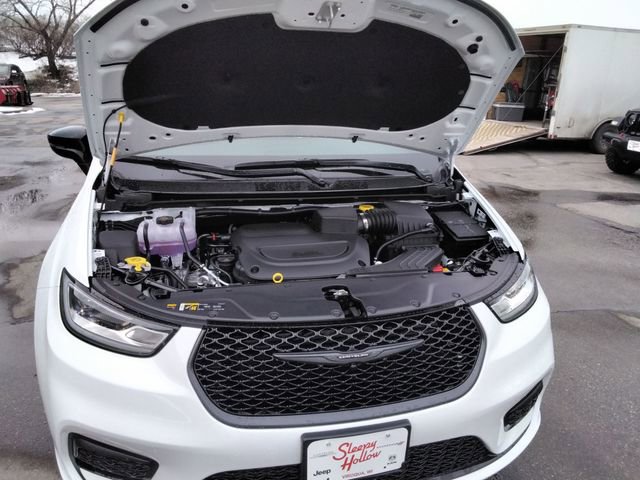 New 2026 Chrysler Pacifica Select AWD/4WD image 11