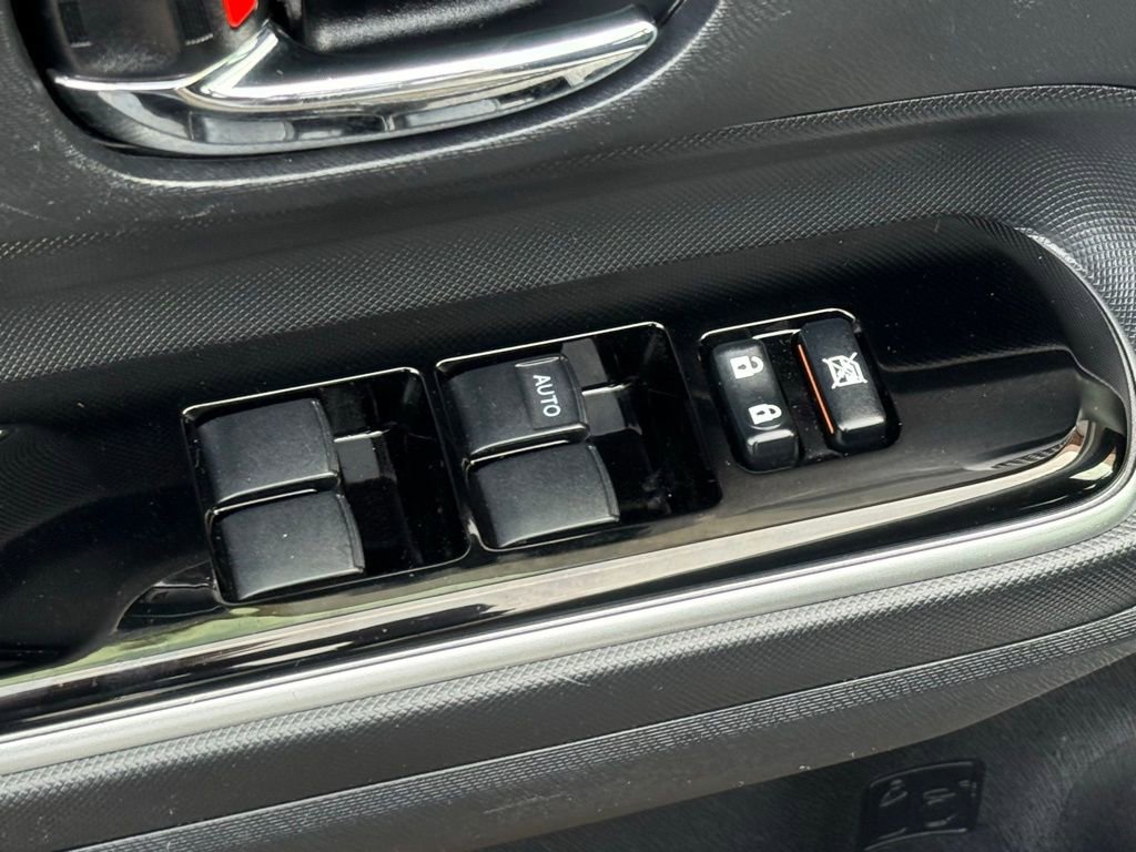 Used 2018 Toyota Prius C Two image 11