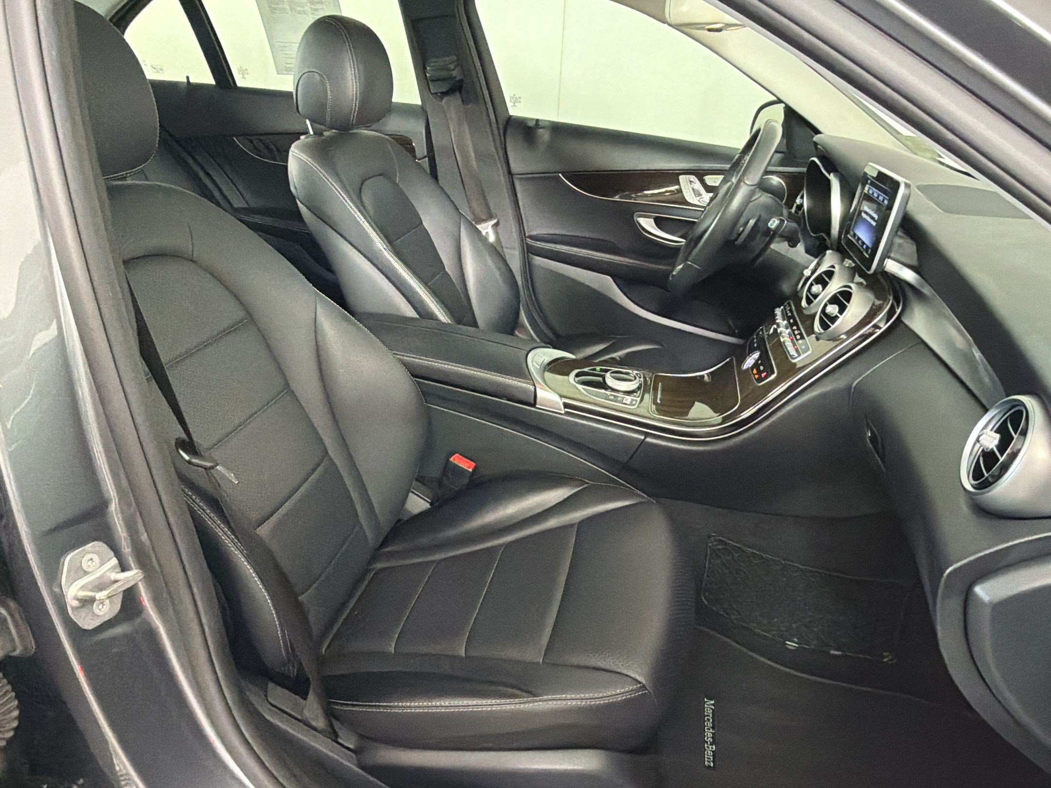 Used 2018 Mercedes-Benz C 300 4MATIC Sedan image 30