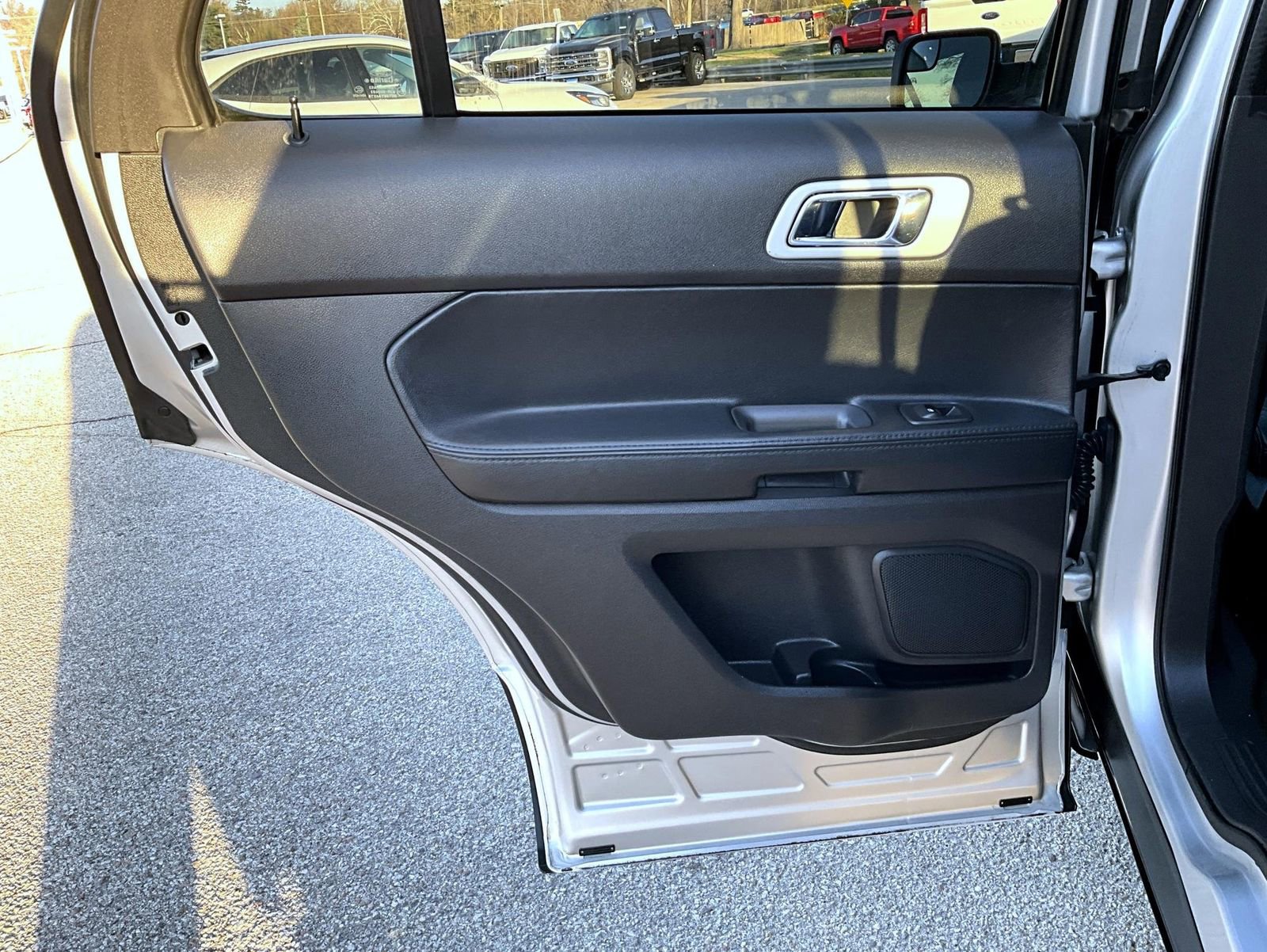 Used 2013 Ford Explorer XLT image 23