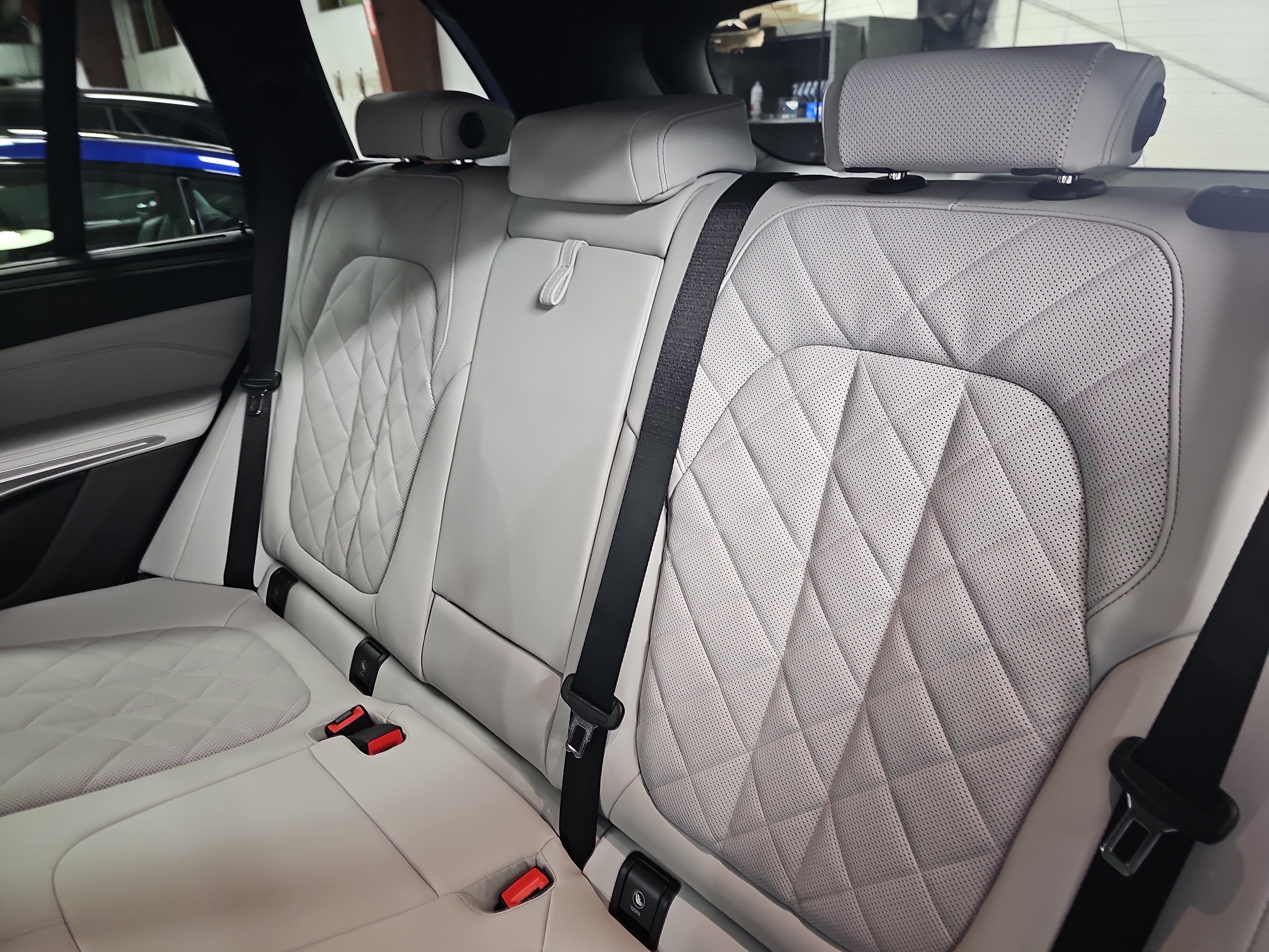 New 2026 BMW X5 xDrive50e AWD/4WD image 16