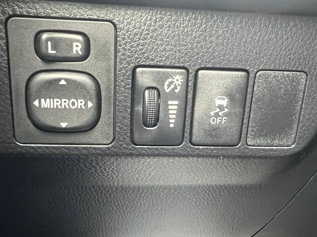 Used 2015 Toyota RAV4 XLE AWD/4WD image 21
